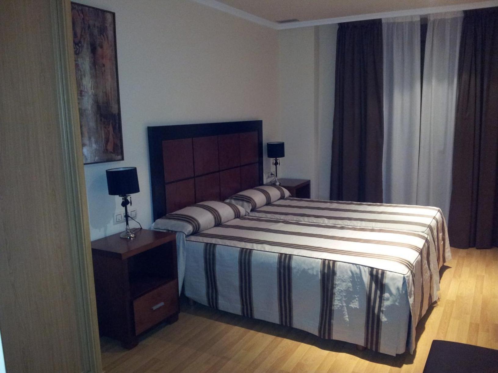 Hotel Av Apartamentos Ловьос Экстерьер фото